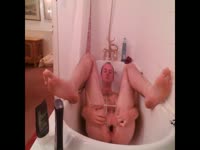 Poop Fetish Porn - Bathtub pervert films self rubbing poop on his face